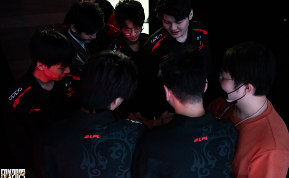 与教练员的 与教练员的